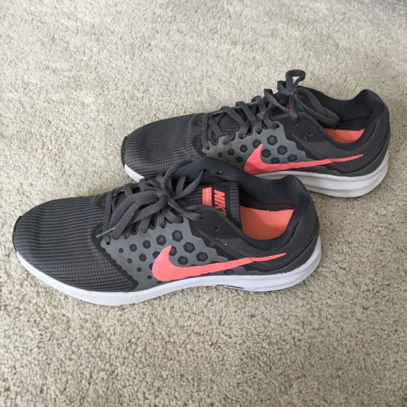 downshifter 7 running shoes